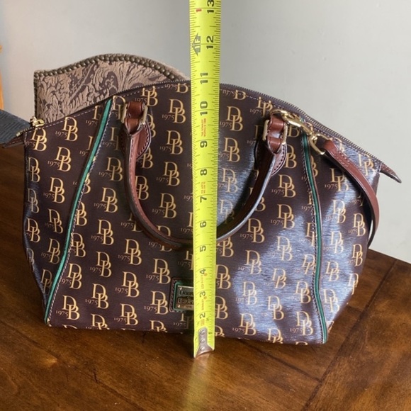 Dooney and Bourke Sutton Sydney Satchel purse. - Picture 14 of 15